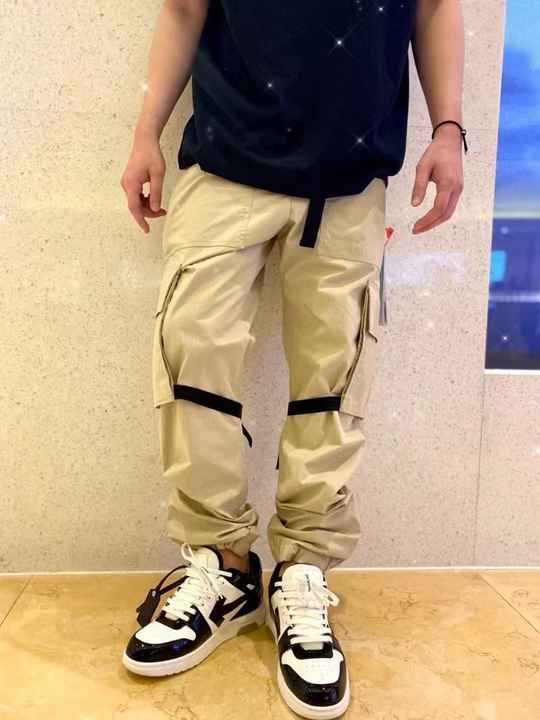 Men's sneakers with 