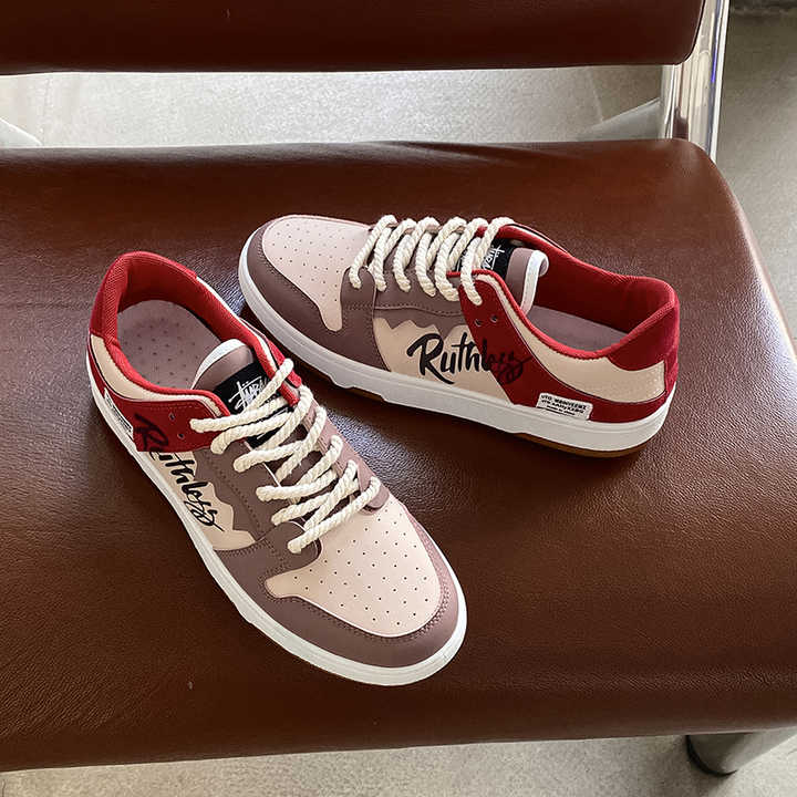 Men's sports shoes 