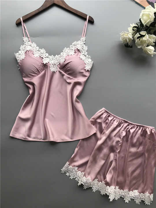 Women's sleepwear 