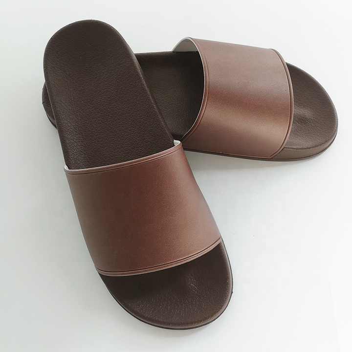 Men's logo flip flop