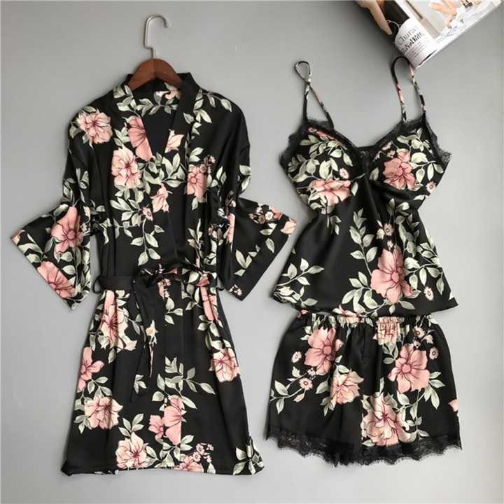 Women's sleepwear 