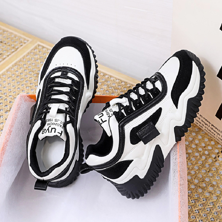 Attractive men's shoes 