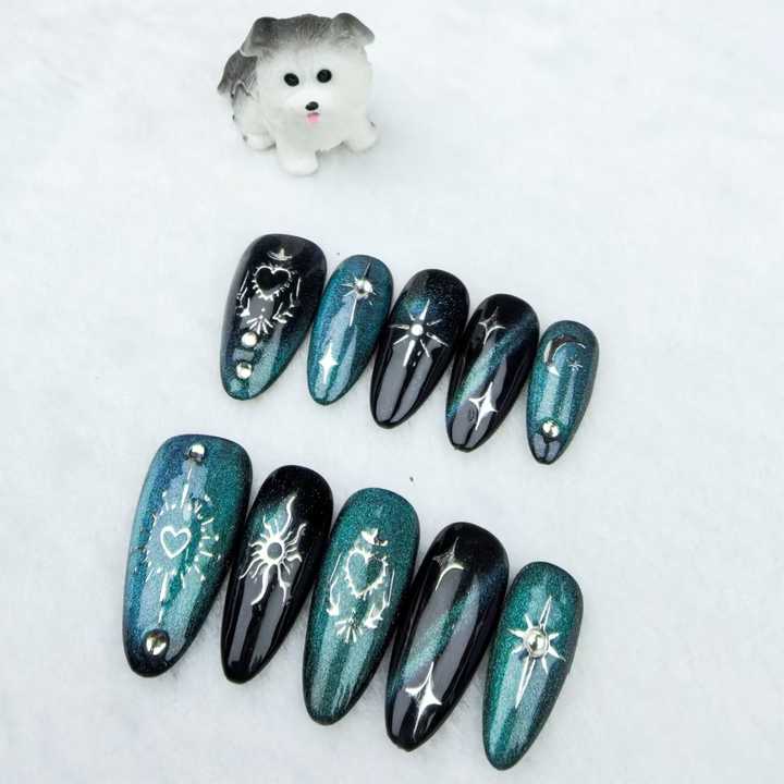Almond nail shape green nail cool cat eye nails 