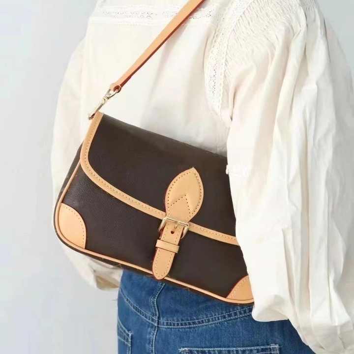 Original Edition Ladies Handbags 