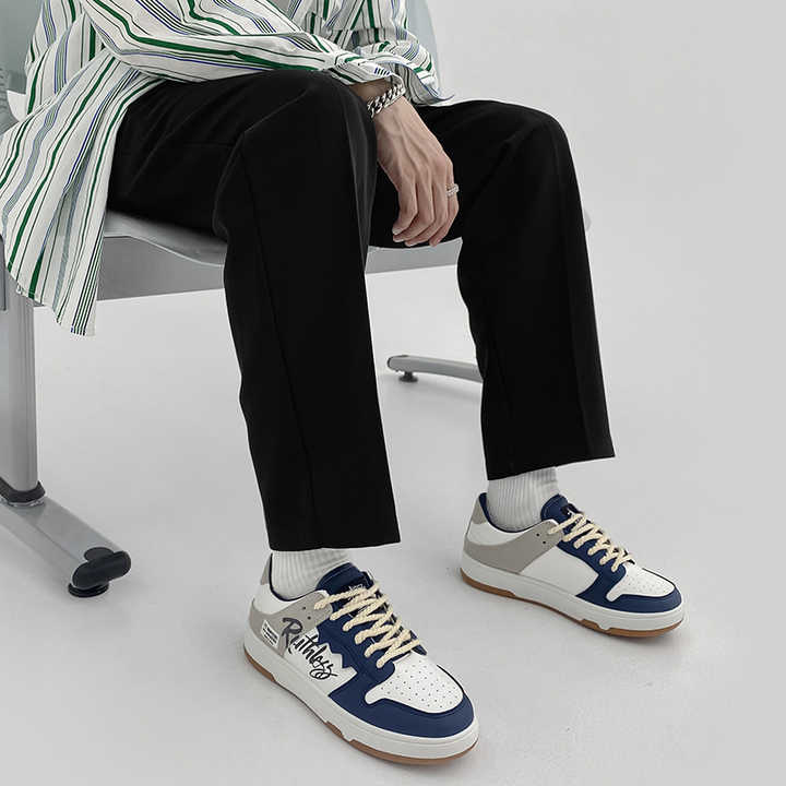 Men's sports shoes 