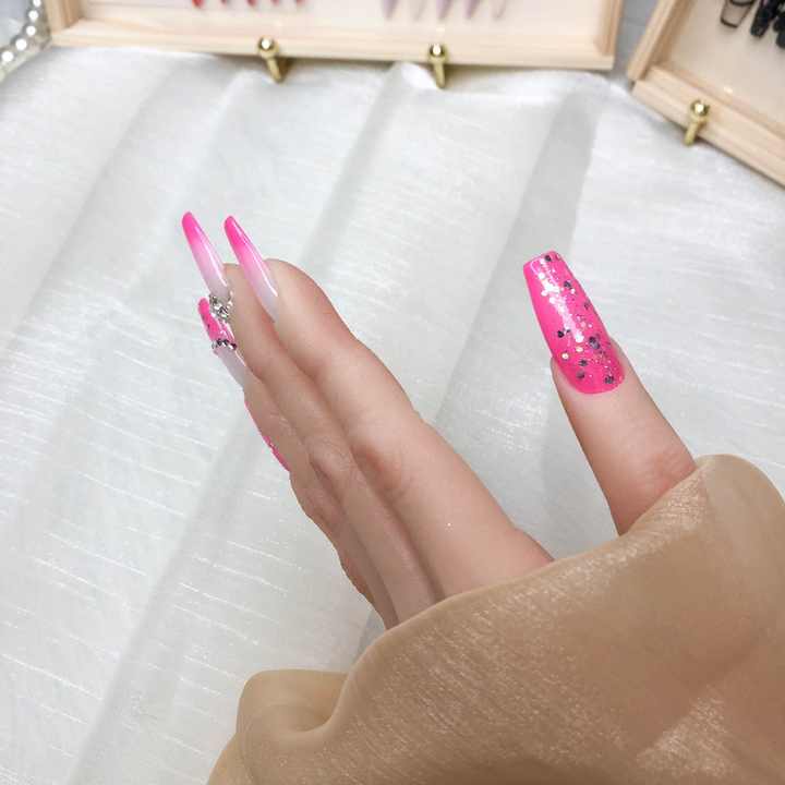 selling Press - Acrylic Nails 