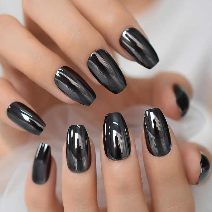 أظافر صناعية معدنية سوداء ذات سطح عاكس - Metallic Black Fake Nail Reflective Surface