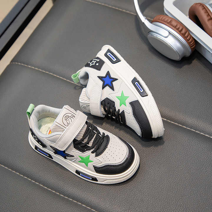 حذاء رياضي كاجوال للأطفال حذاء رياضي خفيف . Children's Casual Sneakers Lightweight Round