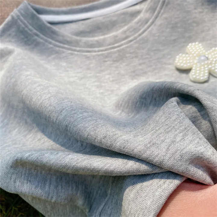 New Summer Girls Clothing Sports Shorts with Floral Accessories Round Neck Cotton Top New Summer Girls Clothing Sports Shorts with Floral Accessories Round Neck Cotton Top 