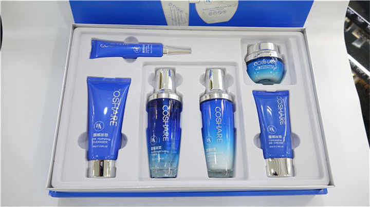 العناية بالبشره مرطب الوجه - Skin care facial moisturizer