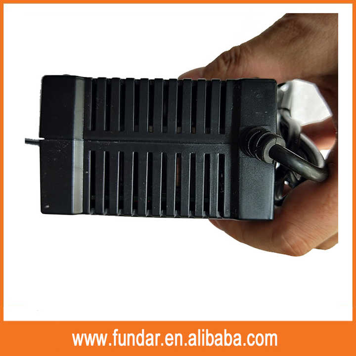 شاحن بطارية ذكي