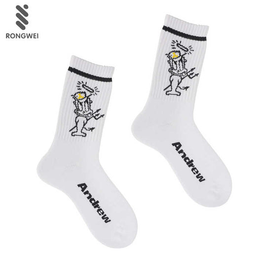 جوارب رياضية غير رسمية لطاقم الكرتون على الموضة بيضاء مخصصة لطاقم كرة السلة للجري Fashion Cartoon Crew Casual Sports Socks White Custom Basketball Crew Running Socks