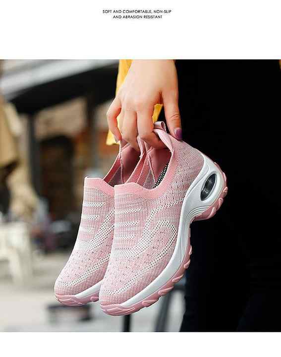Women's sports shoes 