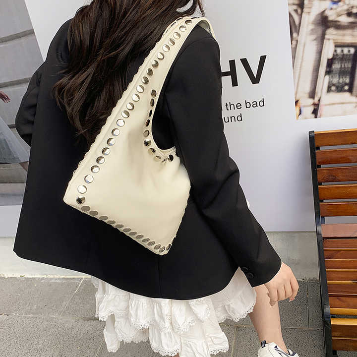 حقائب يد بتصميم فاخر وحقيبة حمل محمولة للنساء