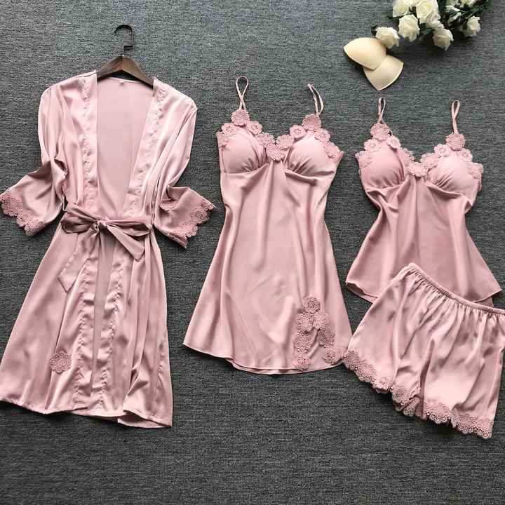 طقم نوم نسائي