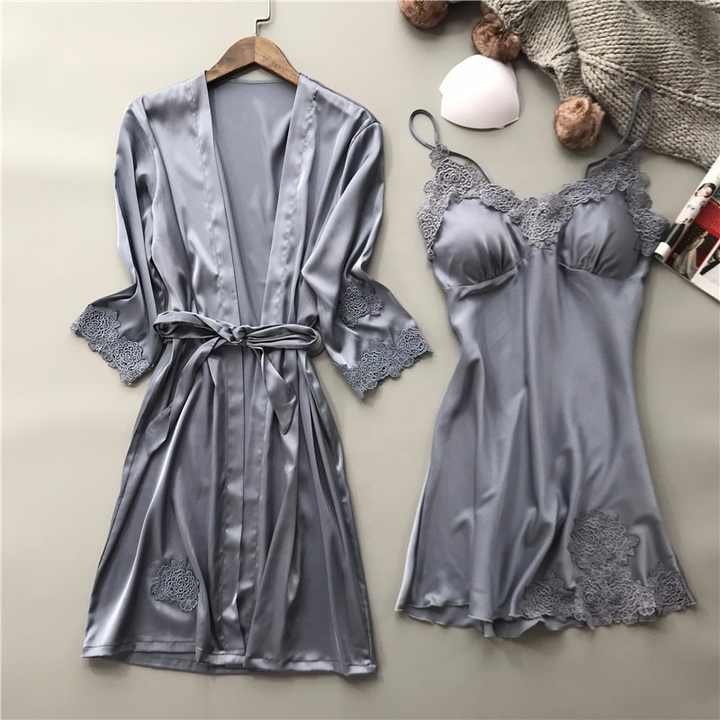 Women's sleepwear 