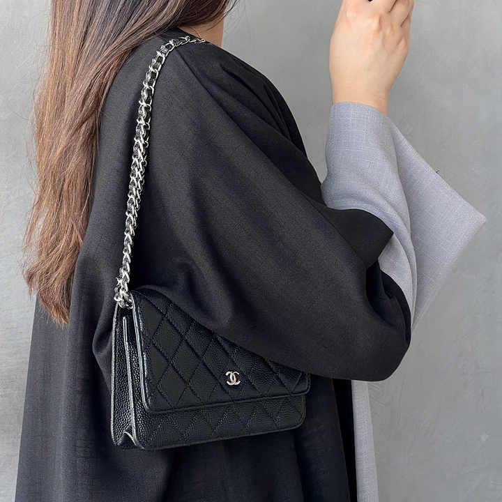 Elegant black women's abayas 