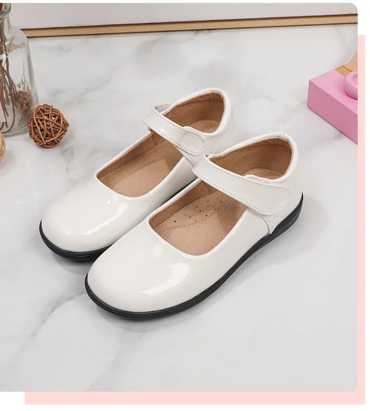 Girls' flat school shoes