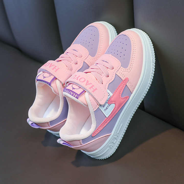 casual running shoes 