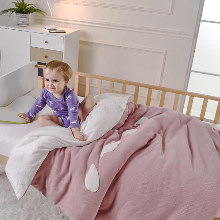 طقم لحاف  مطرز ناعم