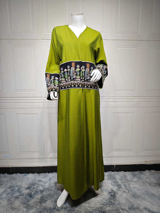 Black abayas for meals and occasions 