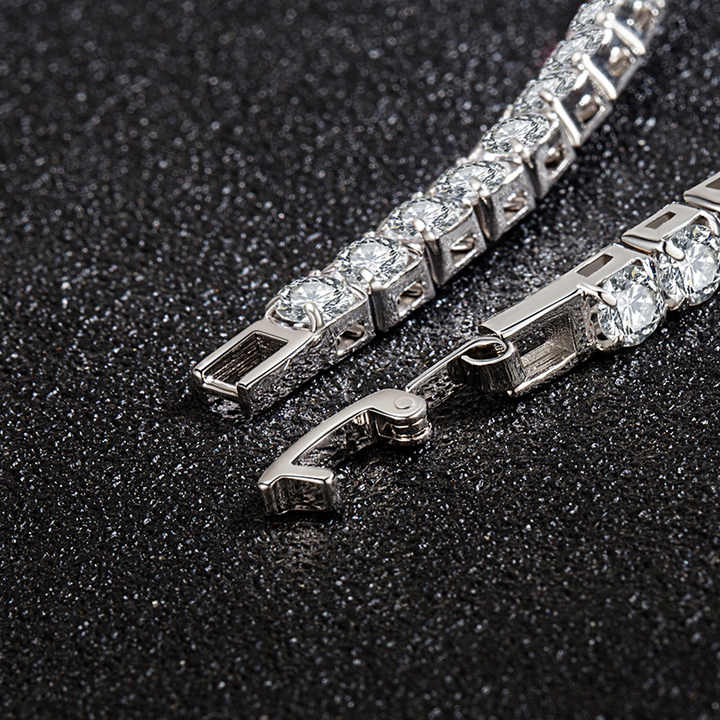 Women's copper alloy bracelet