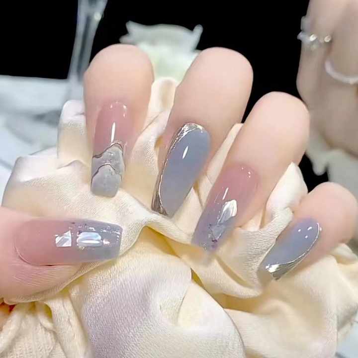 أظافر صناعية Artificial Nails