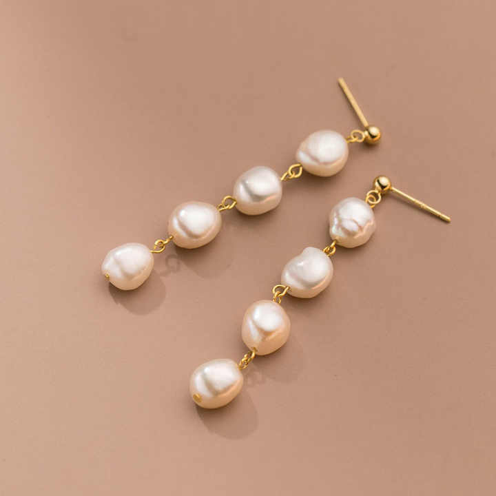 dangling earrings 