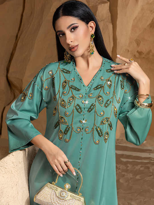 Embroidered caftans and jalabiyas 