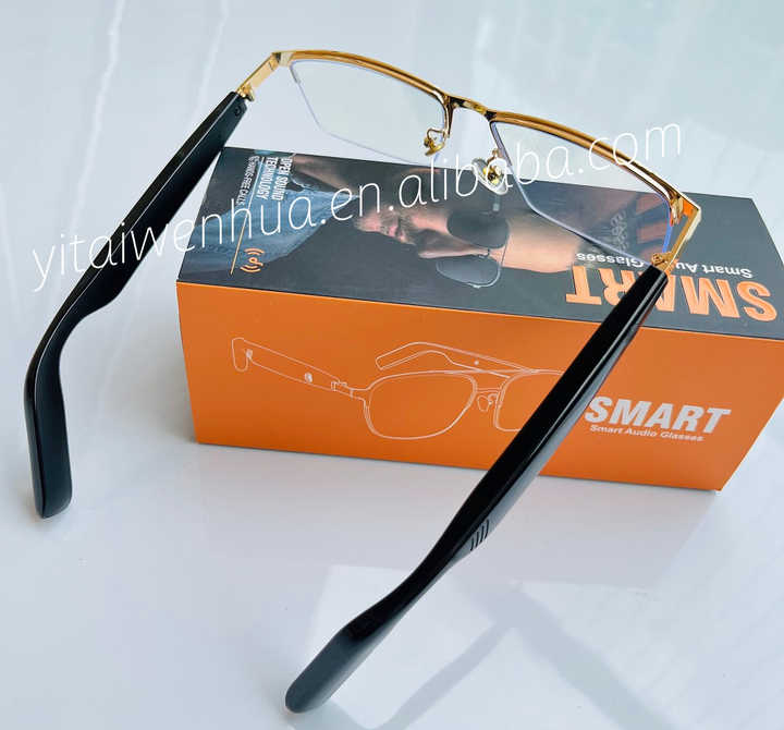 Smart lightweight lenses