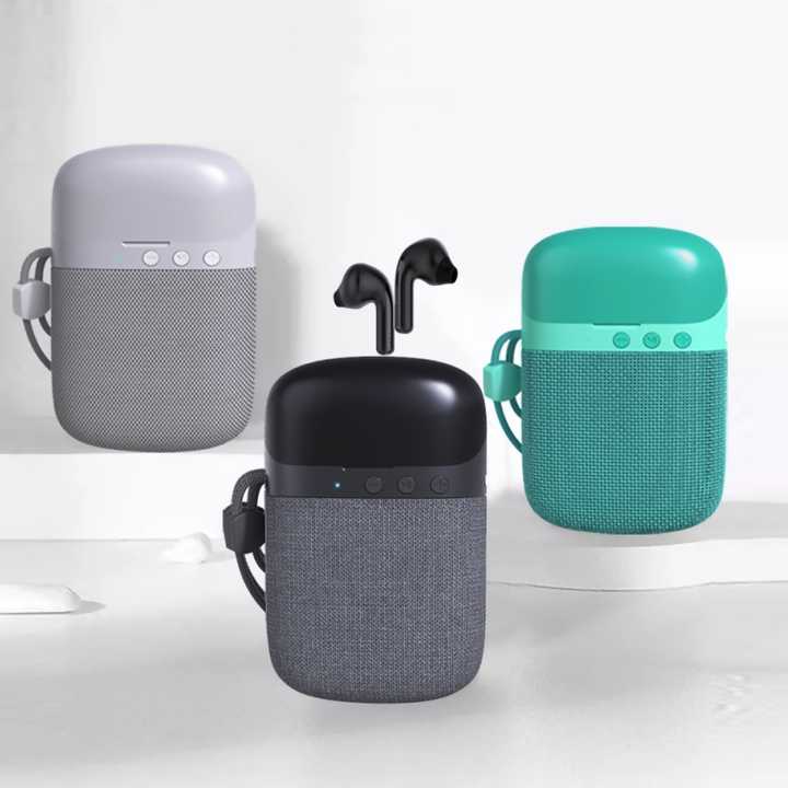 Stereo headphones with wireless charging case 