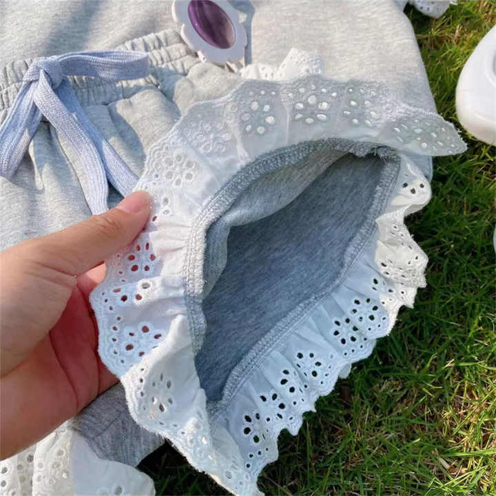 New Summer Girls Clothing Sports Shorts with Floral Accessories Round Neck Cotton Top New Summer Girls Clothing Sports Shorts with Floral Accessories Round Neck Cotton Top 