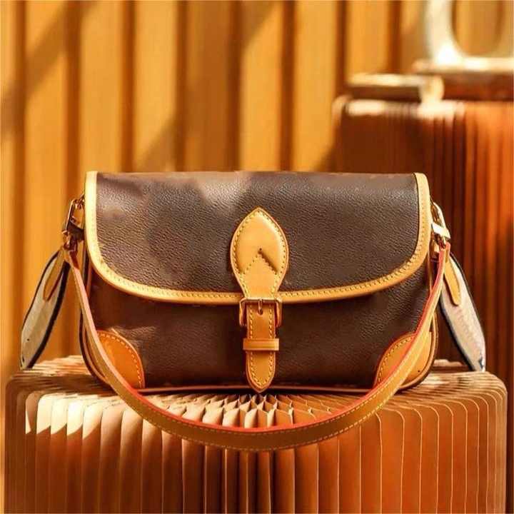 Original Edition Ladies Handbags 