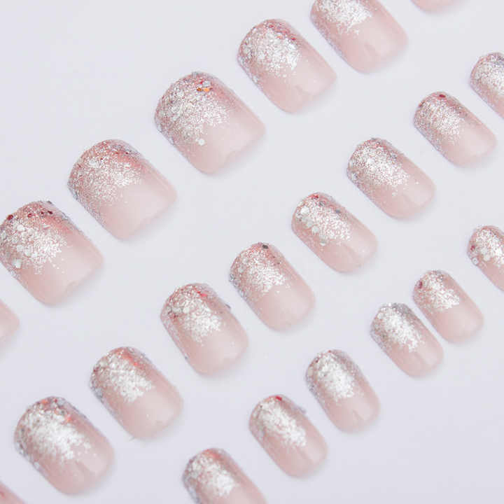 artificial nails 