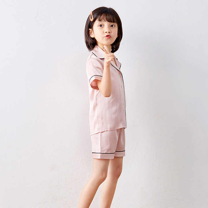Long-sleeved silk pajamas 
