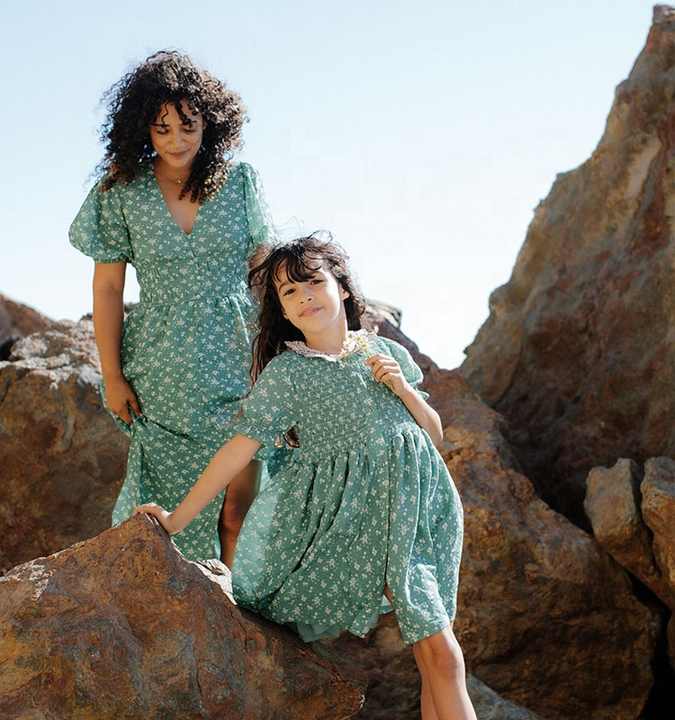 ملابس عائلية للأم وأنا, فستان متشابهة للأم والابنة ، فستان صيفي مطبوع عليه زهور Mommy and Me Family Outfits, Mother and Daughter Matching Dress, Floral Print Summer Dress