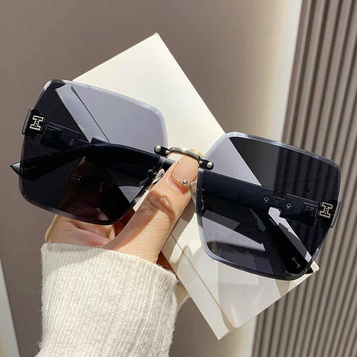 Women's glasses 