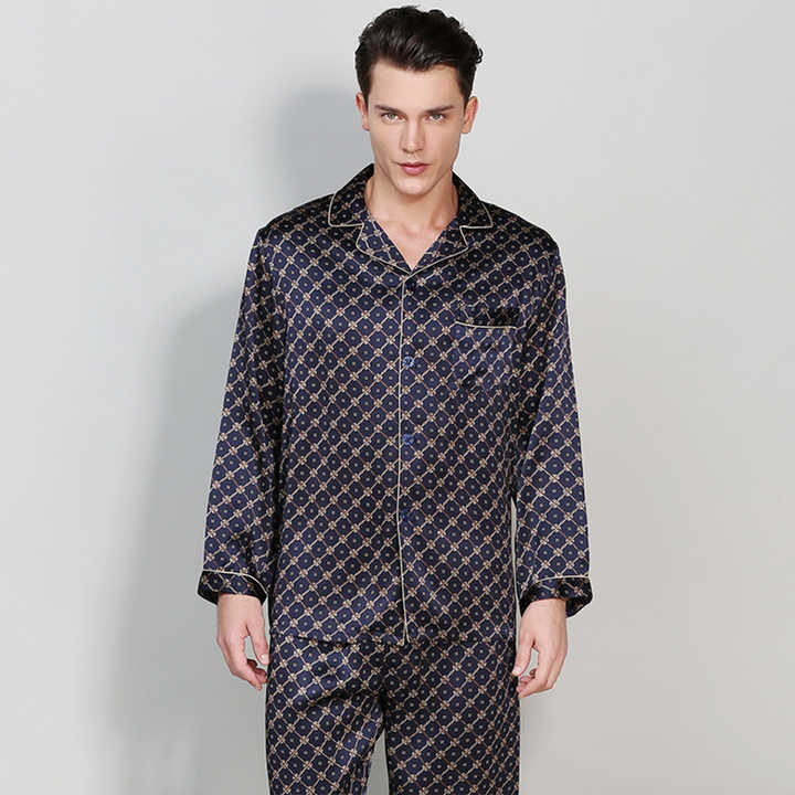 ..Men's silk pajamas 