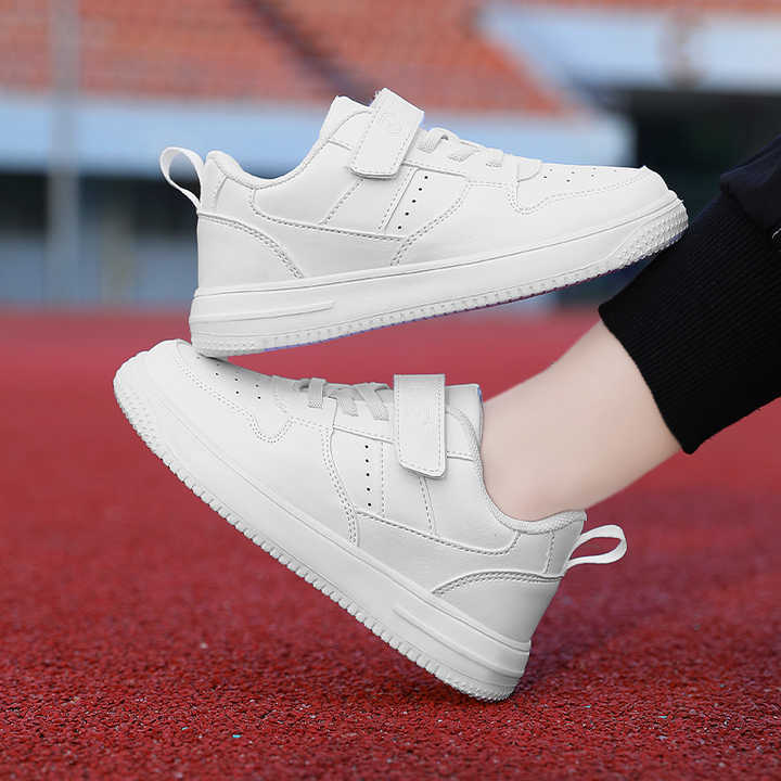 حذاء رياضي أبيض عصري للأطفال للركض حذاء . Fashionable White Kids Running Shoes Lightweight