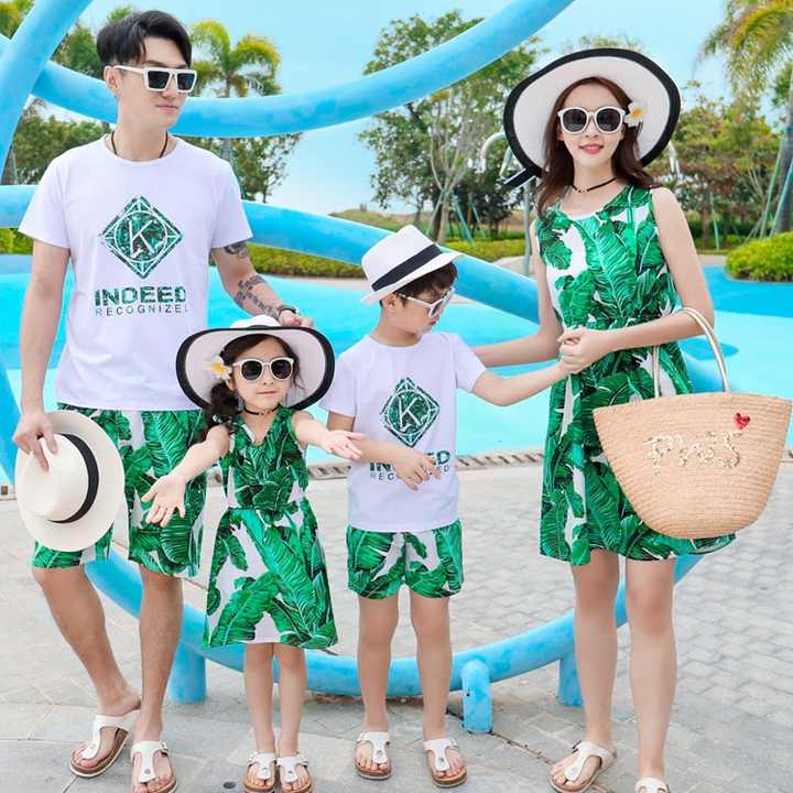 Family clothes suitable for summer holidays 