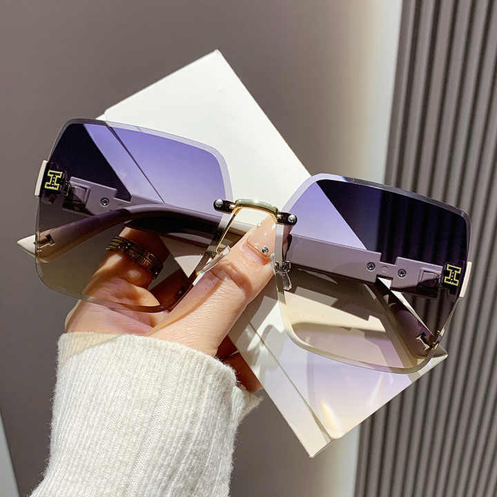 Women's glasses 