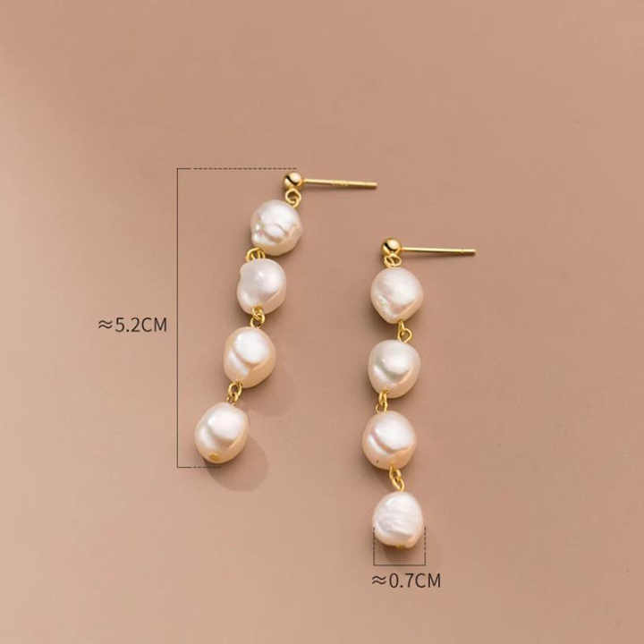 dangling earrings 