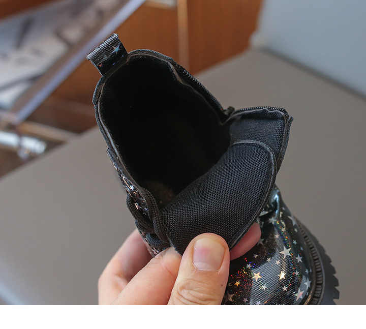 children's shoes 