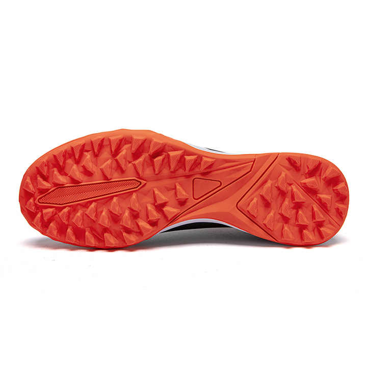 Breathable soccer training shoes 