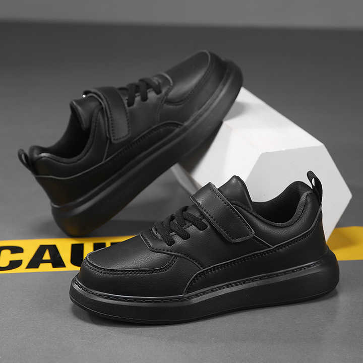 أحذية رياضية خفيفة