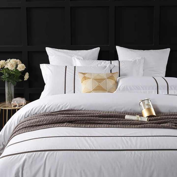 Factory Direct High Quality Pure White Soft Hotel Bed Sheet Set 