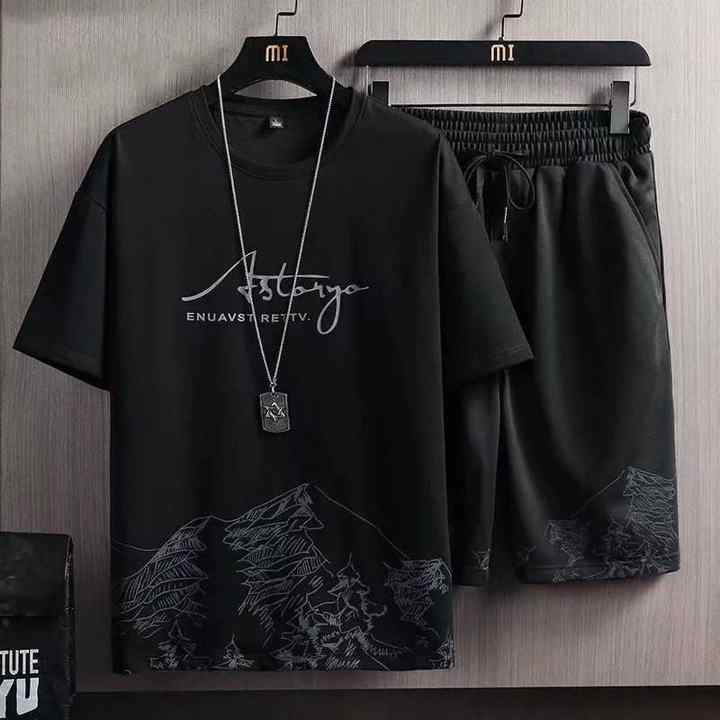 T-shirt and shorts set 