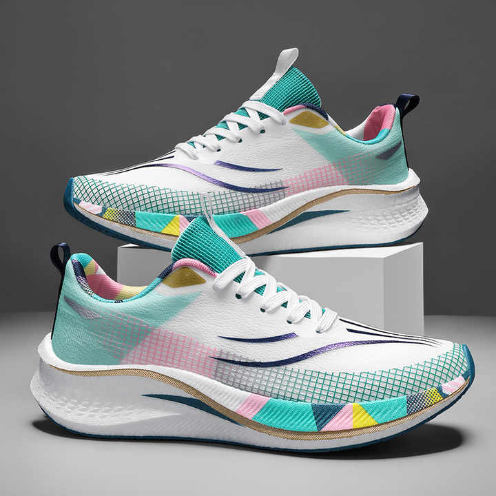 حذاء رياضي من ماركة