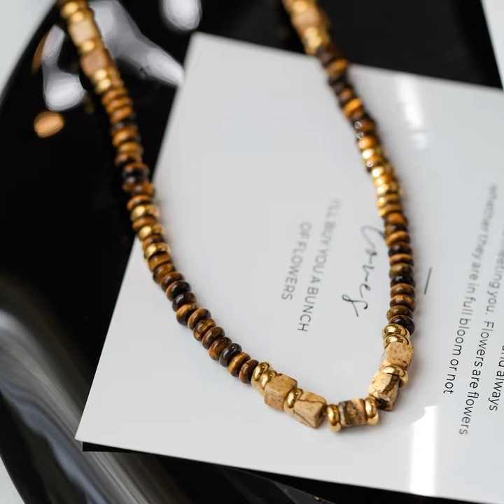 قلادة نسائية