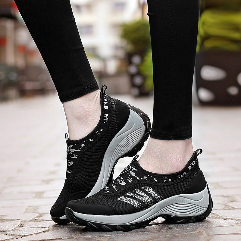 حذاء رياضية نسائي